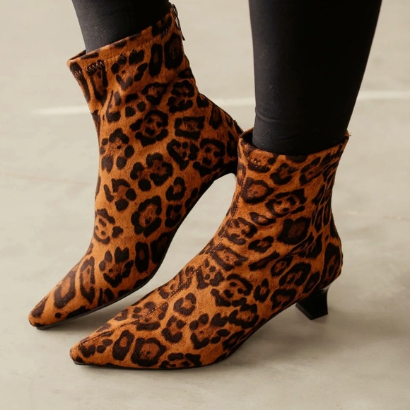 Leopard Print Heels Womens Size 40 Pointed Toe Back Zipper Brown Black - Picture 1 of 11